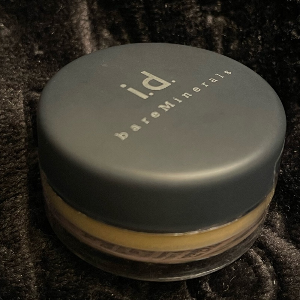 bareMinerals Glimpse Eyeshadow in “Alleycat” (Brand New!) 🌟